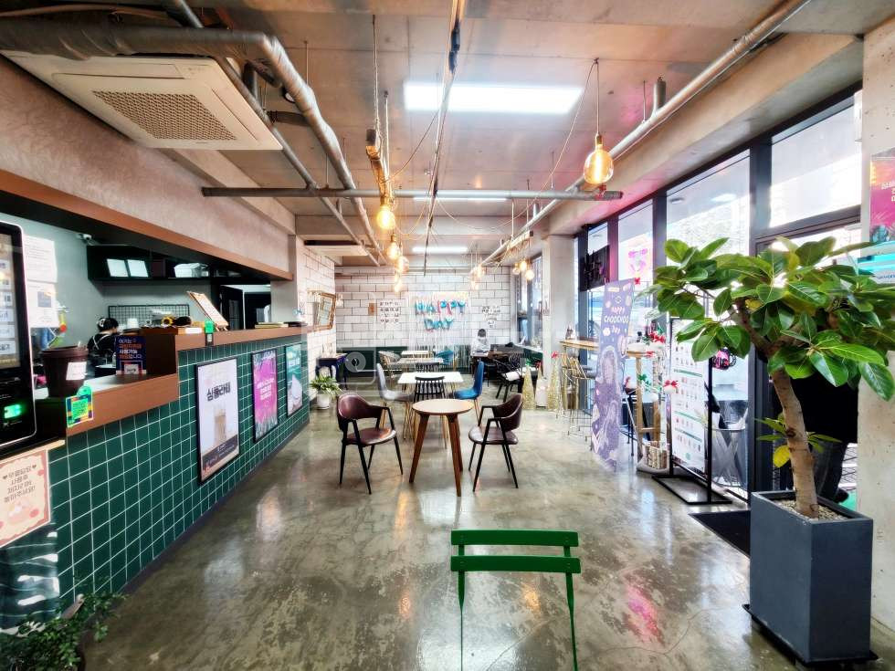 서울 강남구 논현동 무권리, 학동역 5분, 역세권, 1층 임대 월세 매물번호 27233 사진 2