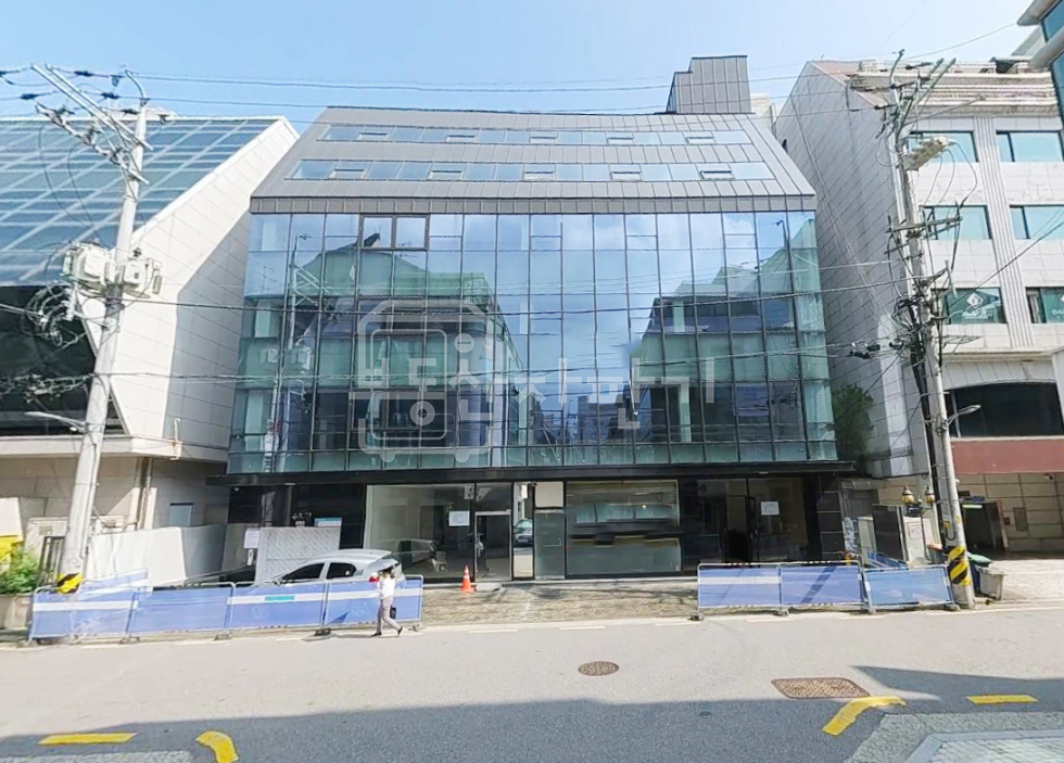 서울 강남구 신사동 무권리, 압구정역 4분, 역세권, 1층 임대 월세 매물번호 29117 사진 1