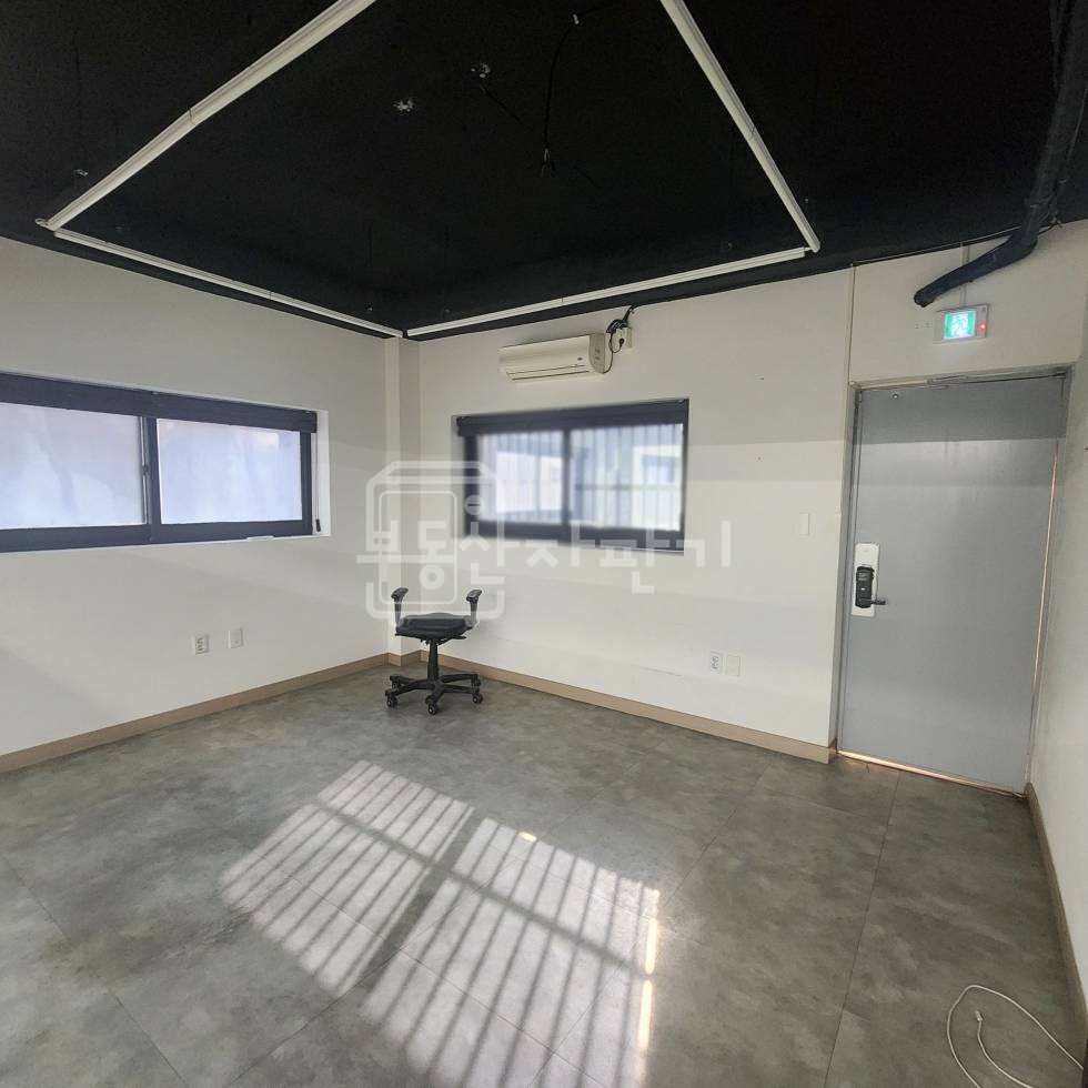 서울 강남구 신사동 무권리, 압구정역 10분, 역세권, 2층 임대 월세 매물번호 29024 사진 2