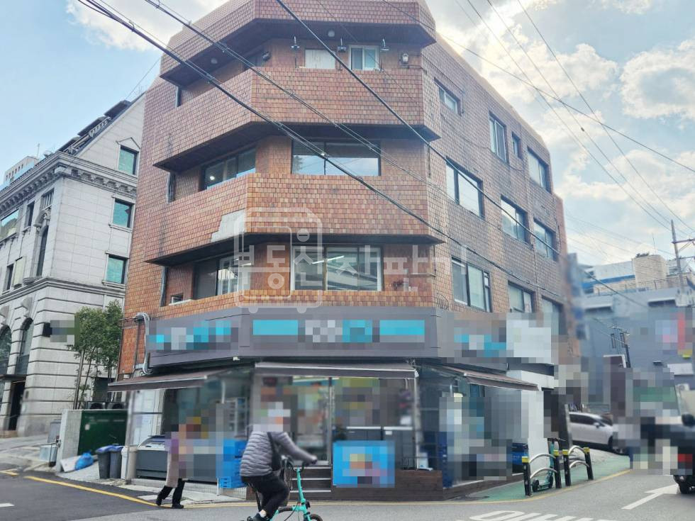 서울 강남구 신사동 무권리, 3호선 압구정역 6분, 역세권, 2층 임대 월세 매물번호 28865 사진 1