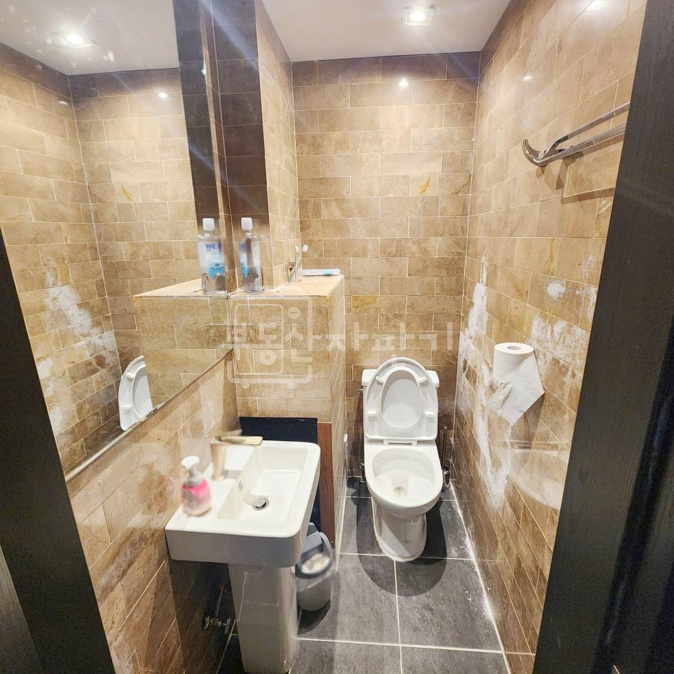 서울 강남구 신사동 무권리, 압구정로데오역 7분, 역세권, 지하1층 임대 월세 매물번호 14152 사진 6