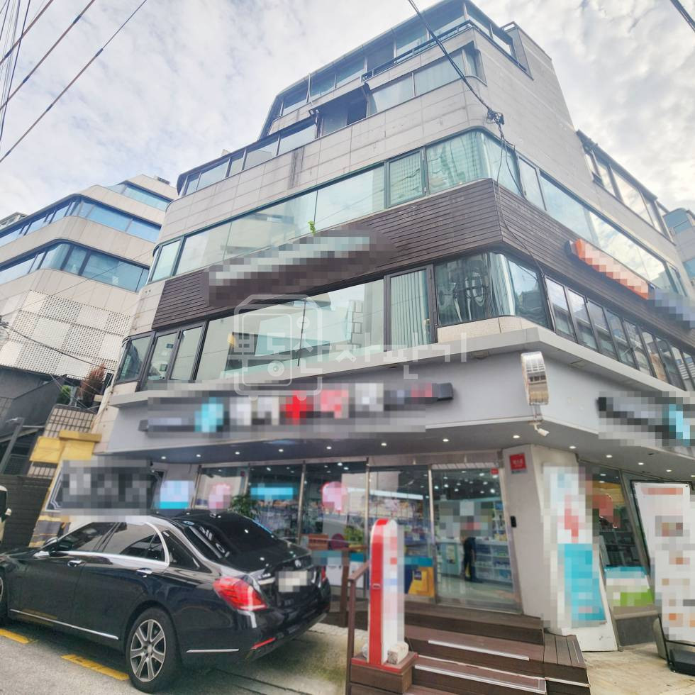 서울 강남구 논현동 무권리,신사역 3분, 초역세권, 지하 1층 임대 월세 매물번호 28726 사진 1