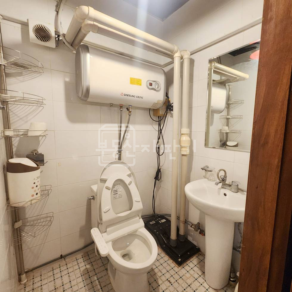 서울 강남구 논현동 무권리, 9호선 언주역 도보6분, 역세권, 지하1층 임대 월세 매물번호 26568 사진 2