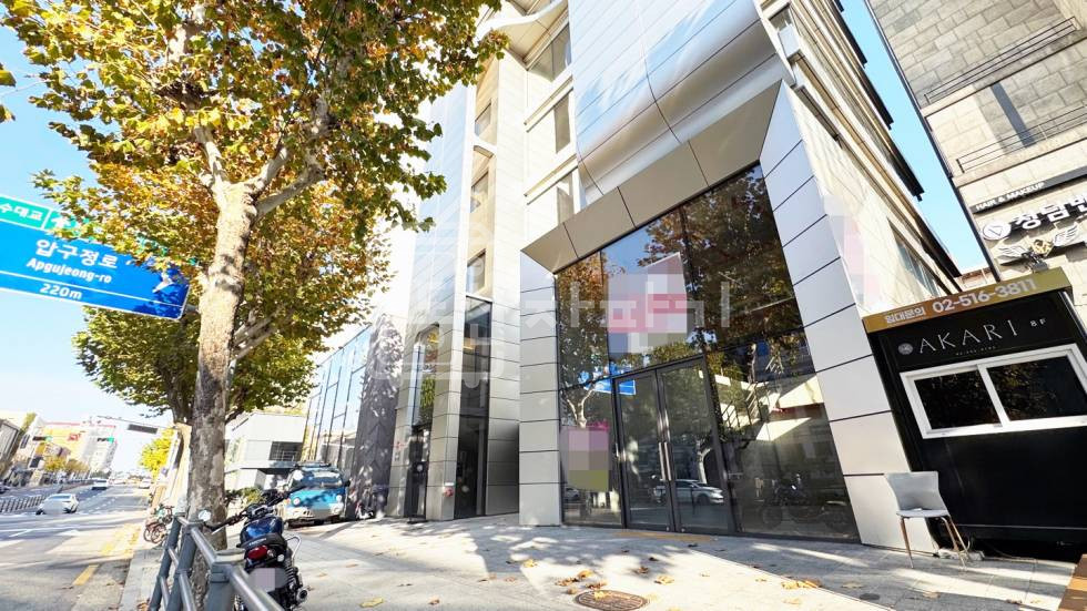 서울 강남구 청담동 무권리, 압구정로대로역 1분, 대로변, 지하1~2층 복층형 점포 월세 매물번호 29334 사진 8