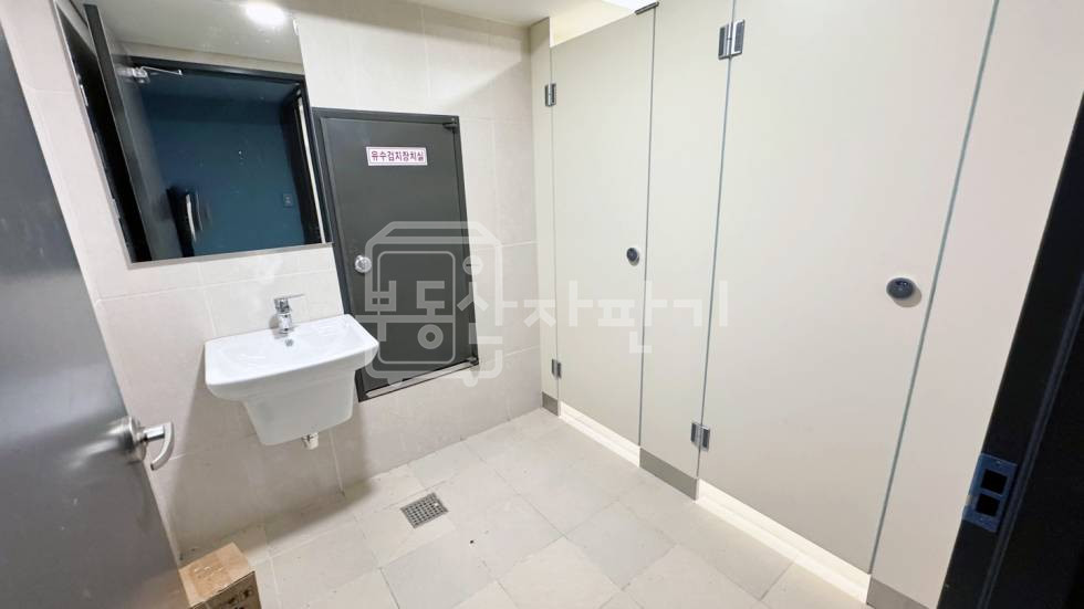 서울 강남구 청담동 무권리, 압구정로대로역 1분, 대로변, 2층~지하2층 복층형 점포 월세 매물번호 29335 사진 8