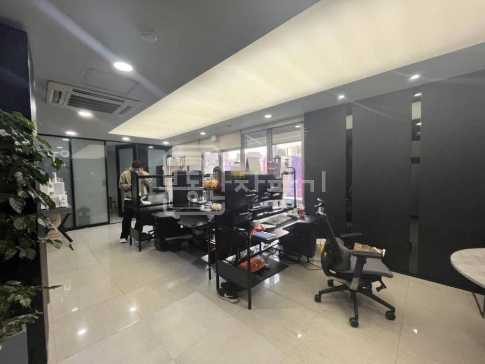 서울 강남구 청담동 무권리, 압구정로데오역 8분, 역세권, 5층 임대 월세 매물번호 24085 사진 7