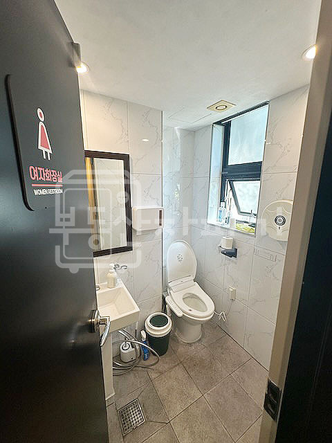 서울 강남구 청담동 무권리, 청담동명품거리 이면, 압구정로데오역 9분, 역세권, 2층 임대 월세 매물번호 29400 사진 5