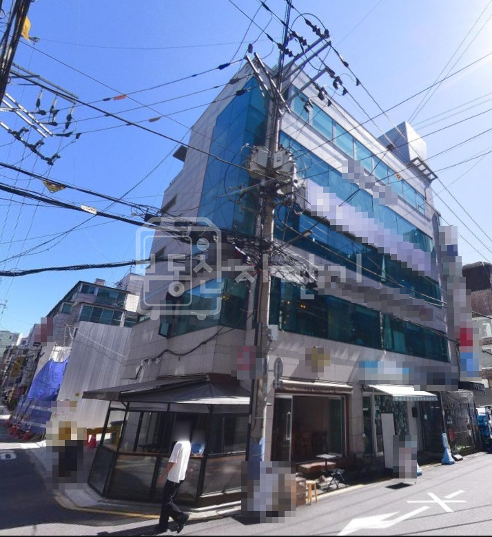 서울 강남구 신사동 신사역 도보 3분, 초역세권, 지하1층 임대 월세 매물번호 28989 사진 1