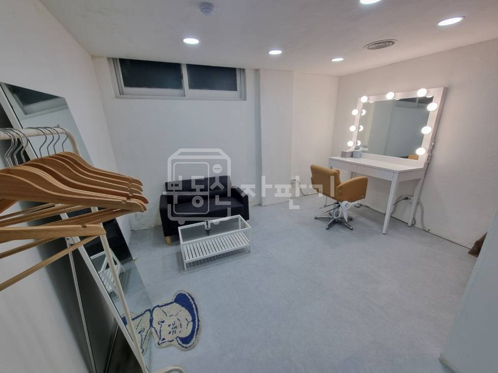 서울 강남구 신사동 신사역 도보 3분, 초역세권, 지하1층 임대 월세 매물번호 28989 사진 6
