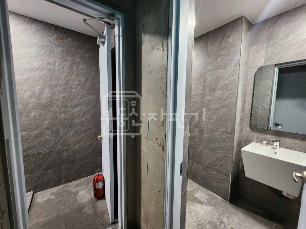 서울 서초구 반포동 무권리, 신논현역 4분, 역세권, 지하1층 임대 월세 매물번호 29218 사진 3