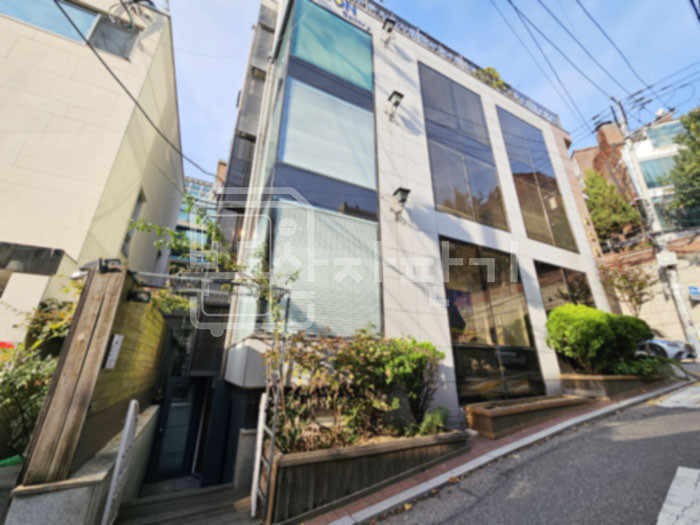 서울 강남구 청담동 무권리, 청담역 도보 4분, 역세권, 코너건물 4층 임대 월세 매물번호 29215 사진 2