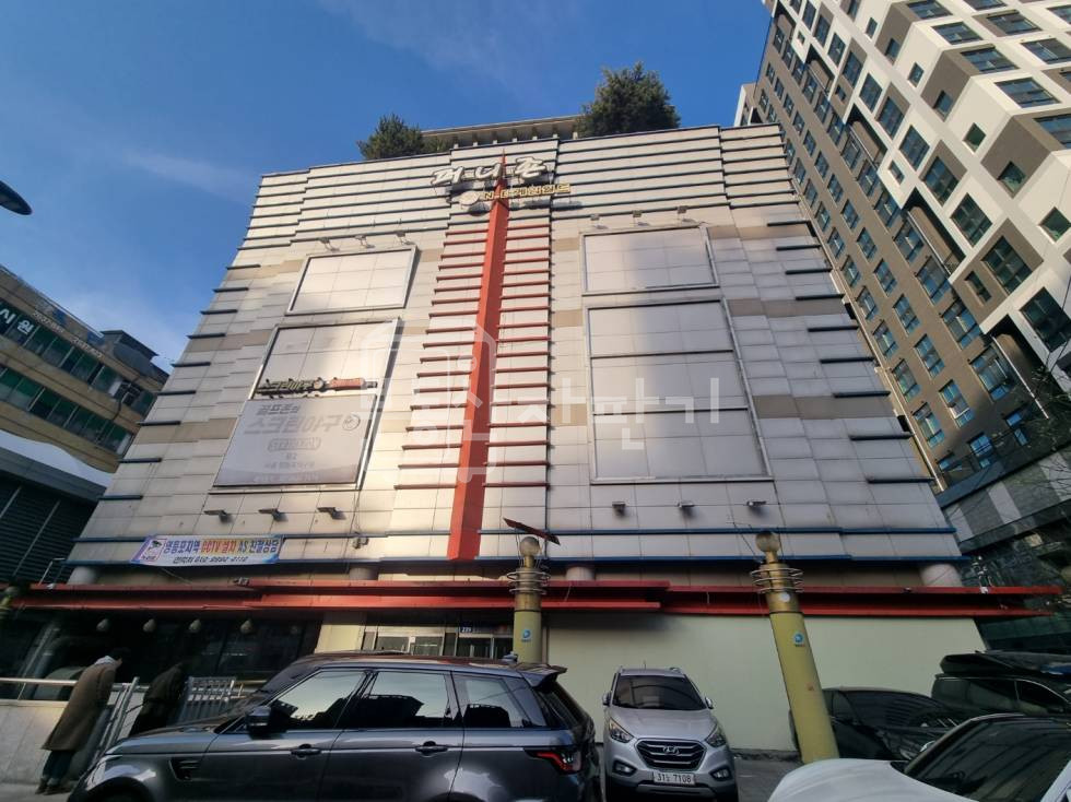 서울 영등포구 영등포동2가 영등포시장 대로변 층고 높은 지하층 임대 월세 매물번호 29661 사진 1