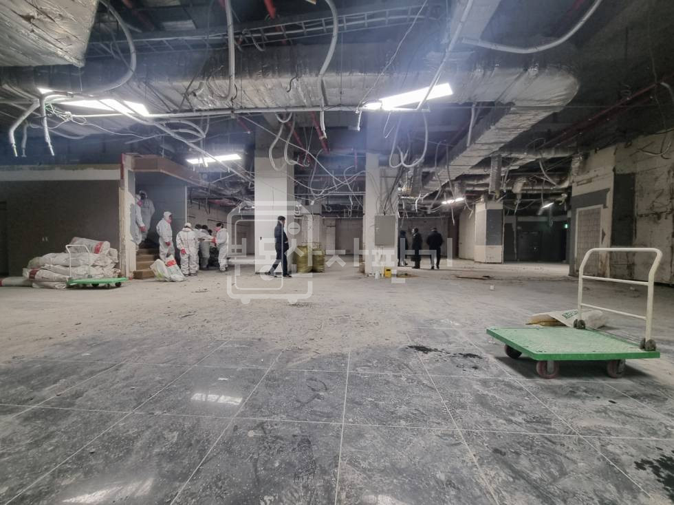 서울 영등포구 영등포동2가 영등포시장 대로변 층고 높은 지하층 임대 월세 매물번호 29661 사진 2