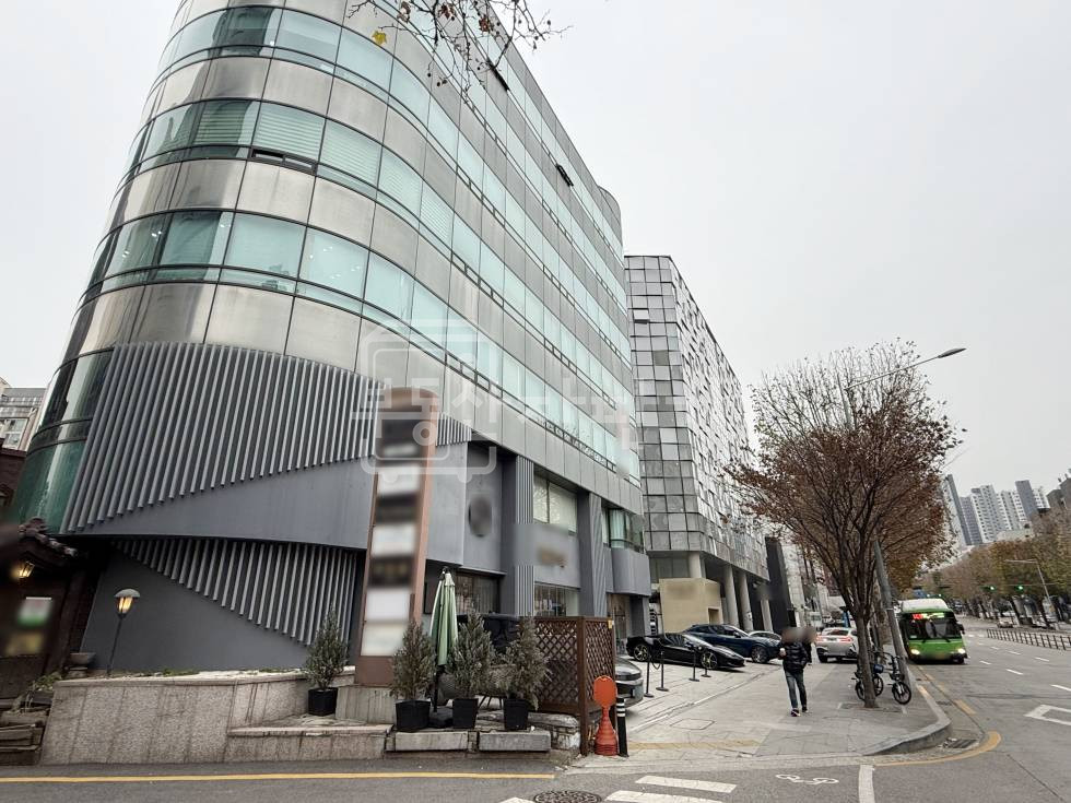 서울 강남구 청담동 무권리, 청담역 7분, 역세권, 4층 임대 월세 매물번호 29667 사진 1