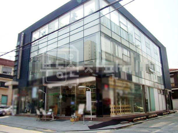 서울 강남구 신사동 무권리, 압구정로데오역7분, 지하1층 임대 월세 매물번호 25703 사진 1