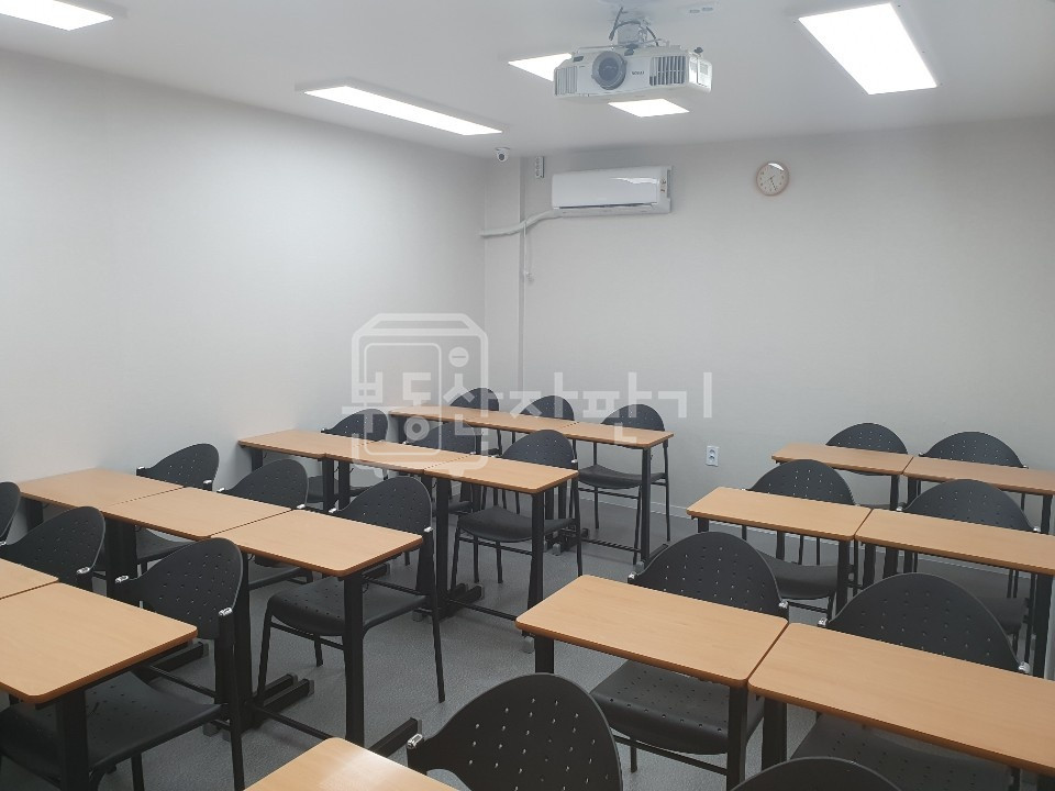 서울 강남구 대치동 한티역 도보 2분, 초역세권, 2층 임대 월세 매물번호 29690 사진 5