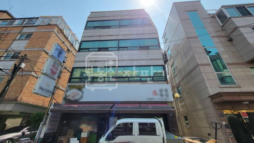 서울 강남구 신사동 594-28 무권리, 압구정역 7분, 역세권, 2층 임대 월세 매물번호 27710 사진 1