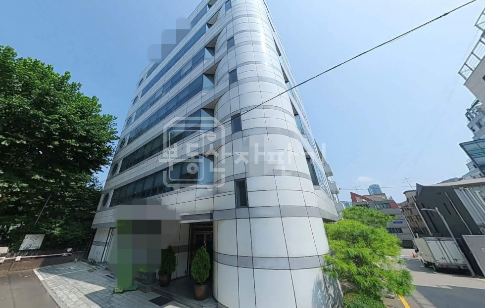 서울 서초구 양재동 무권리, 대로변, 양재역 도보6분, 지하1층 상가 임대 월세 매물번호 29817 사진 1