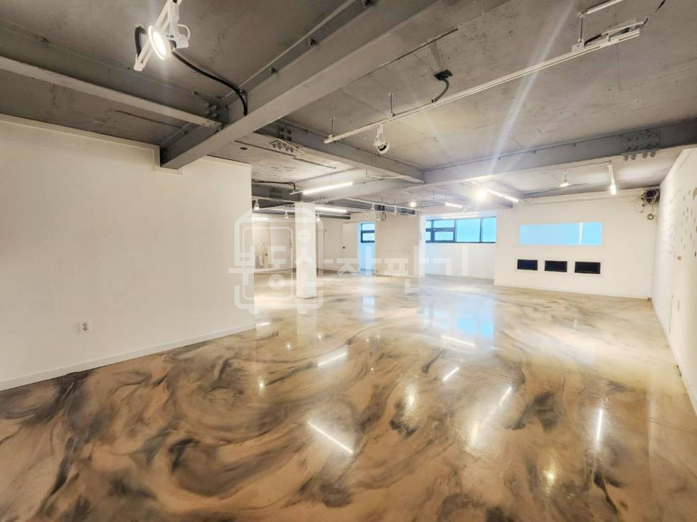 서울 강남구 논현동 무권리, 강남구청역 2분, 초역세권, 2층 임대 월세 매물번호 29819 사진 2