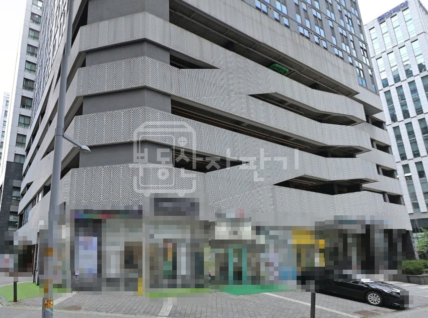 서울 송파구 문정동 문정역 도보 5분 역세권 1층 코너 상가 임대 월세 매물번호 29942 사진 1