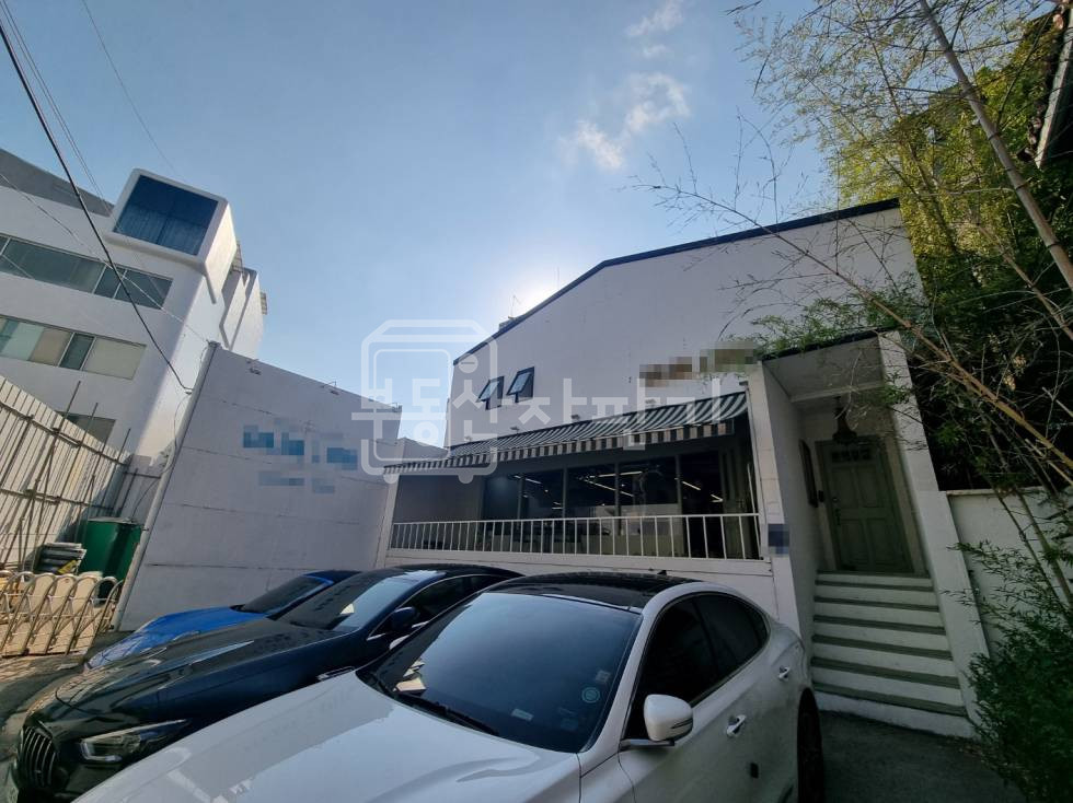 서울 강남구 청담동 압구정로데오역 9분, 지상2층~지하1층 단독건물 통임대 월세 매물번호 27986 사진 2