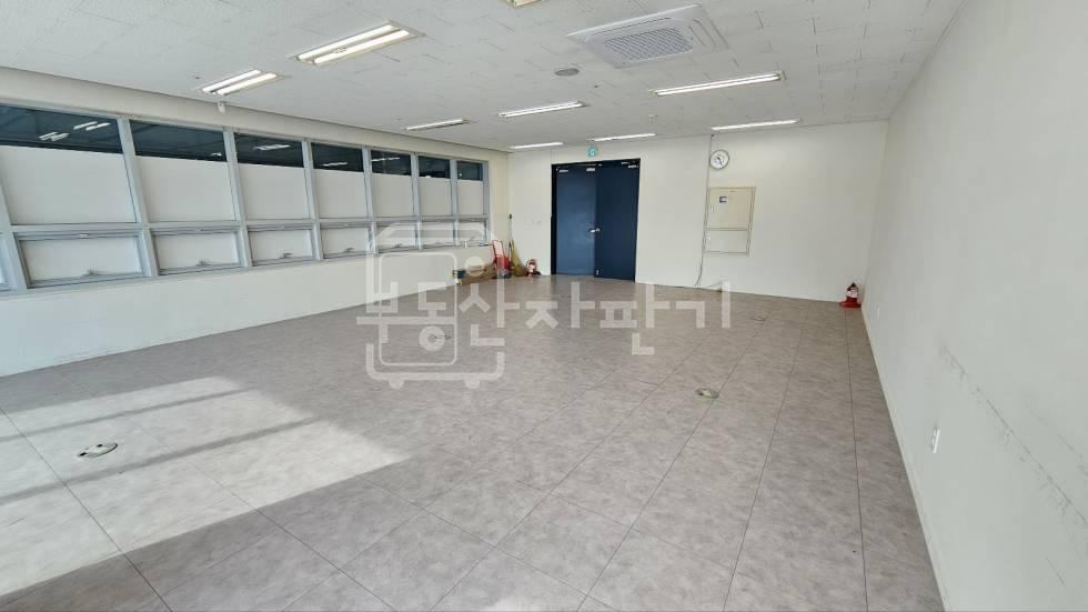 서울 성동구 성수동1가 무권리, 서울숲역 3분, 역세권, 4층 임대 월세 매물번호 30023 사진 2