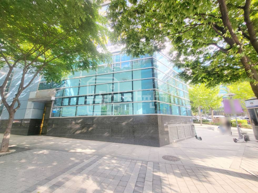 서울 강남구 역삼동 무권리, 선정릉역 도보 7분, 역세권, 1층 임대 월세 매물번호 27645 사진 2