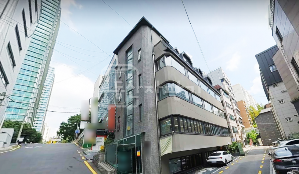 서울 서초구 서초동 무권리, 교대역 5분, 역세권, 지하1층 임대 월세 매물번호 30107 사진 1