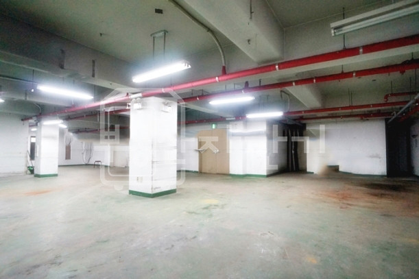서울 강남구 역삼동 무권리, 역삼역 9분, 역세권, 지하 1층 임대 월세 매물번호 30202 사진 2