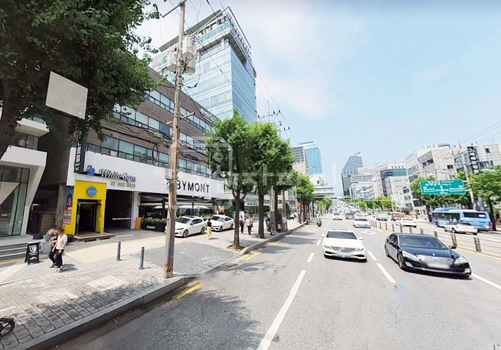 서울 강남구 역삼동 무권리, 도곡1동주민센터 사거리 인근, 대로변, 1층 임대 월세 매물번호 22072 사진 1