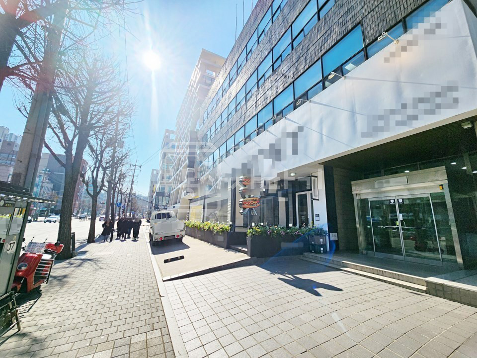 서울 강남구 역삼동 무권리, 도곡1동주민센터 사거리 인근, 대로변, 1층 임대 월세 매물번호 22072 사진 2