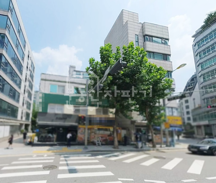 서울 서초구 서초동 무권리, 대로변, 양재역7분, 역세권, 3층 임대 월세 매물번호 30226 사진 1