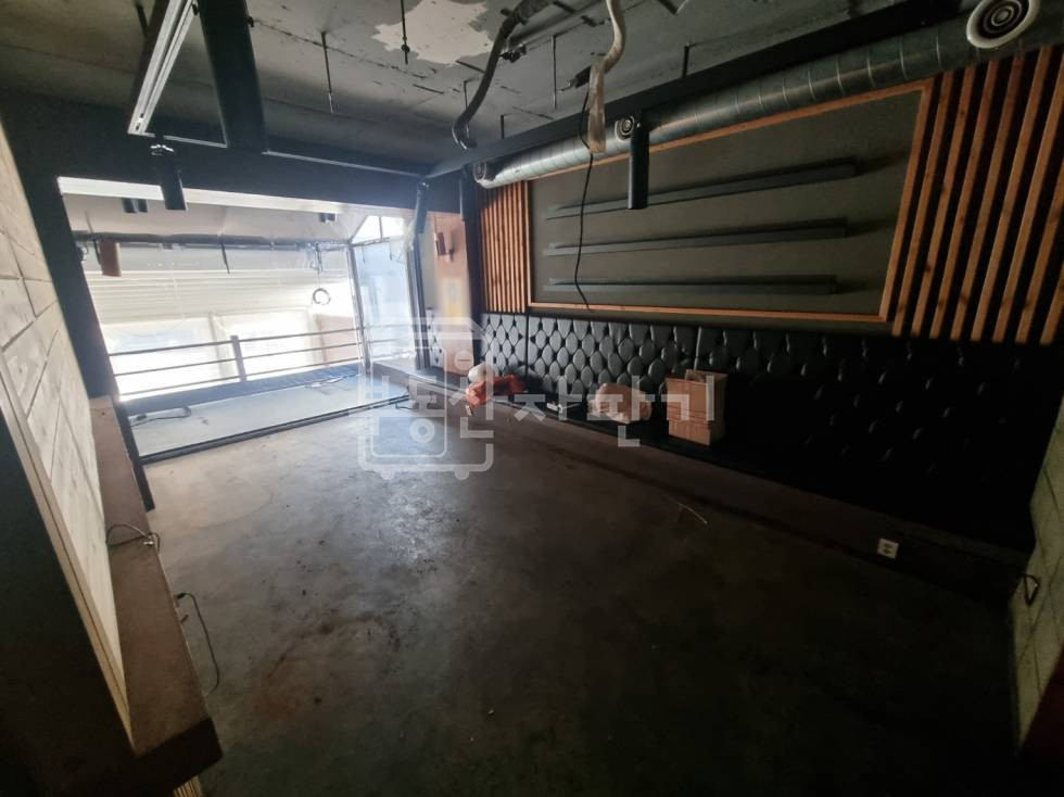 서울 강남구 신사동 무권리, 신사역 4분, 역세권, 지하1층~2층 임대 월세 매물번호 28976 사진 5