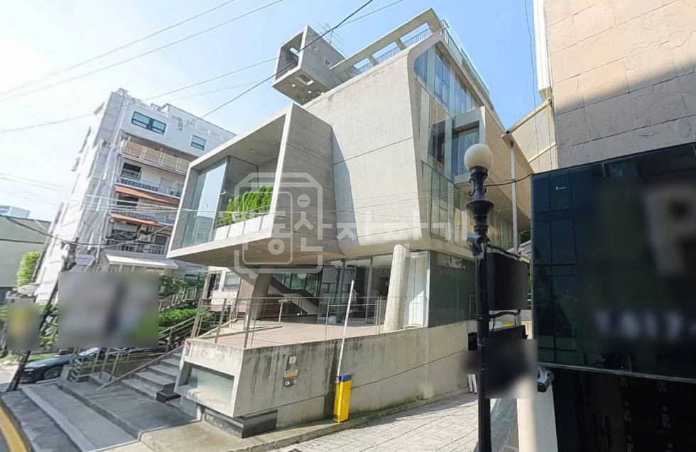 서울 강남구 청담동 무권리, 압구정로데오역8분, 역세권, 지하2층 임대 월세 매물번호 25534 사진 1