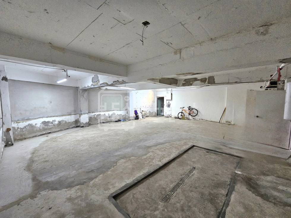 서울 강남구 삼성동 무권리, 삼성중앙역 도보5분, 역세권, 지하1층 임대 월세 매물번호 27618 사진 2
