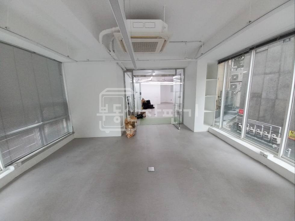 서울 강남구 청담동 무권리, 테라스 청담역 도보8분, 2층 임대 월세 매물번호 24552 사진 2