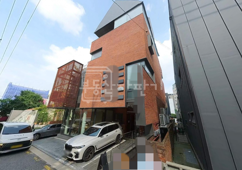 서울 강남구 신사동 도산공원 메인상권, 층고4m, 지하1층 상가 임대 월세 매물번호 30377 사진 1