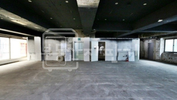 서울 강남구 신사동 무권리, 압구정역 5분, 역세권, 2층 임대 월세 매물번호 30462 사진 1