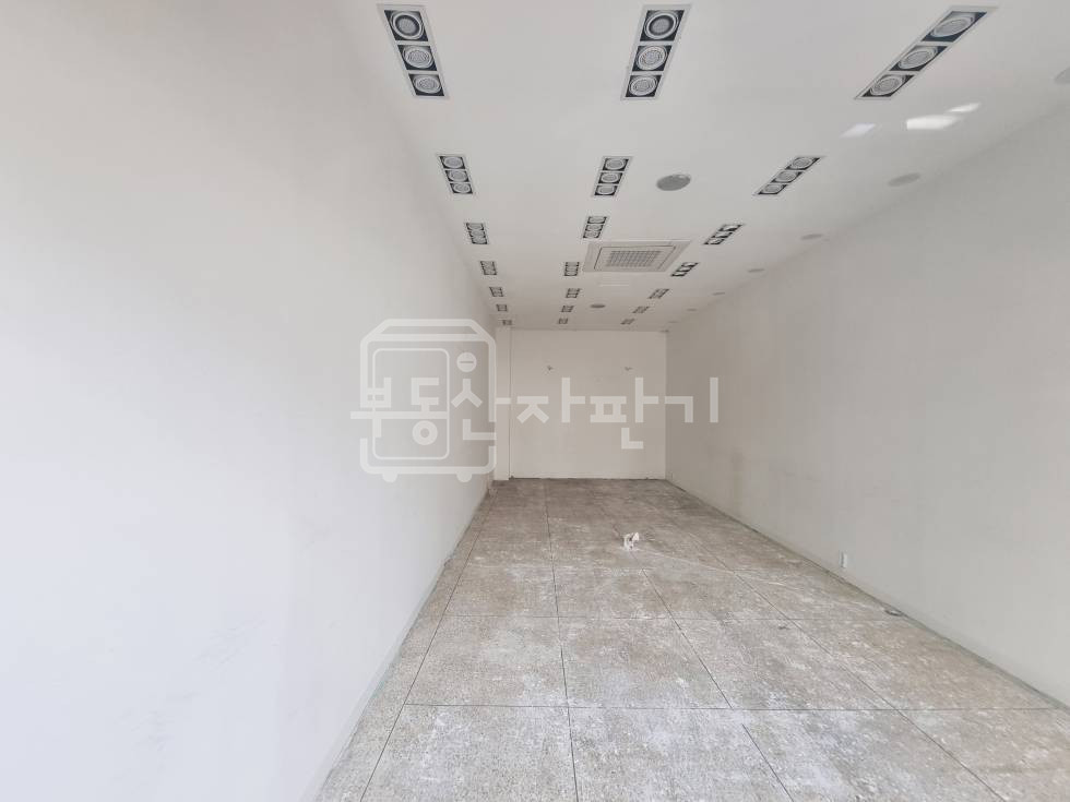 서울 강남구 청담동 무권리, 강남구청역 8분, 역세권, 1층 임대 월세 매물번호 30498 사진 2