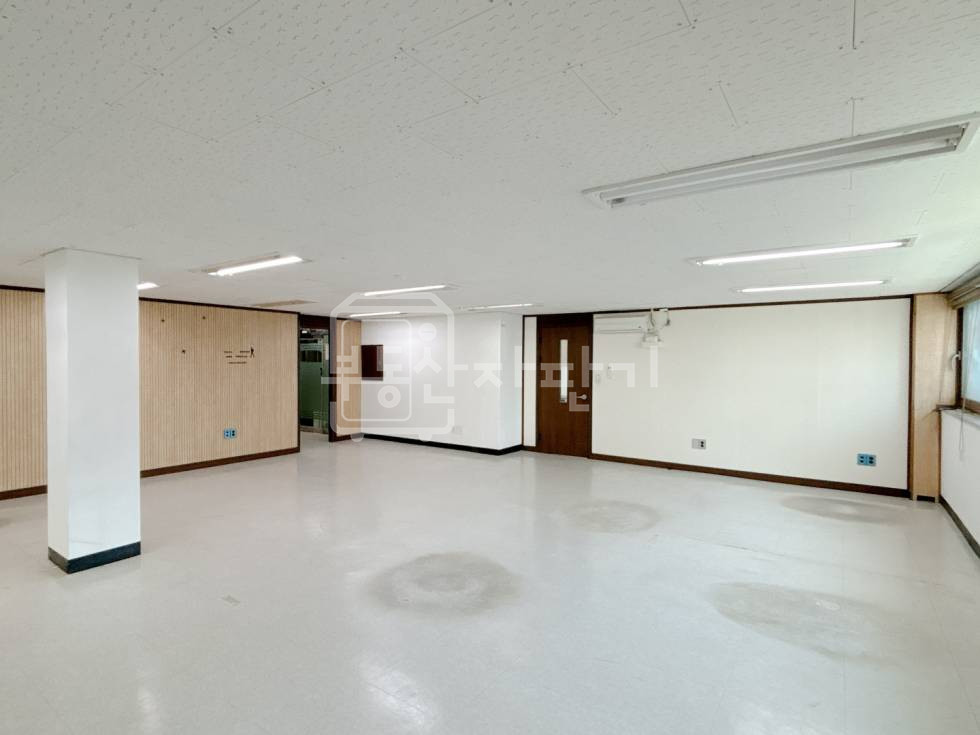 서울 서초구 양재동 무권리, 매헌초등학교 근처, 양재 시민의숲 역 도보 7분, 3층 임대 월세 매물번호 30510 사진 4