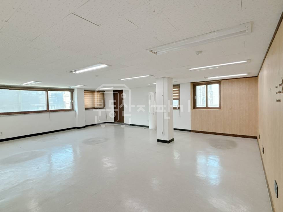 서울 서초구 양재동 무권리, 매헌초등학교 근처, 양재 시민의숲 역 도보 7분, 3층 임대 월세 매물번호 30510 사진 5