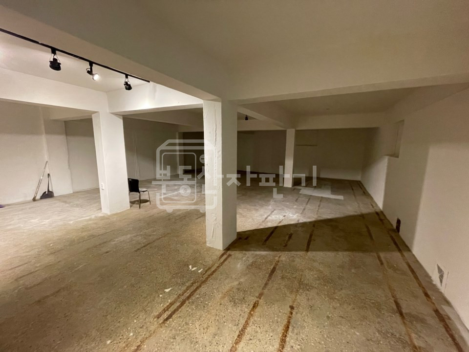 서울 서초구 양재동 무권리, 언남고등학교 인근, 지하 1층 임대. 월세 매물번호 30573 사진 3