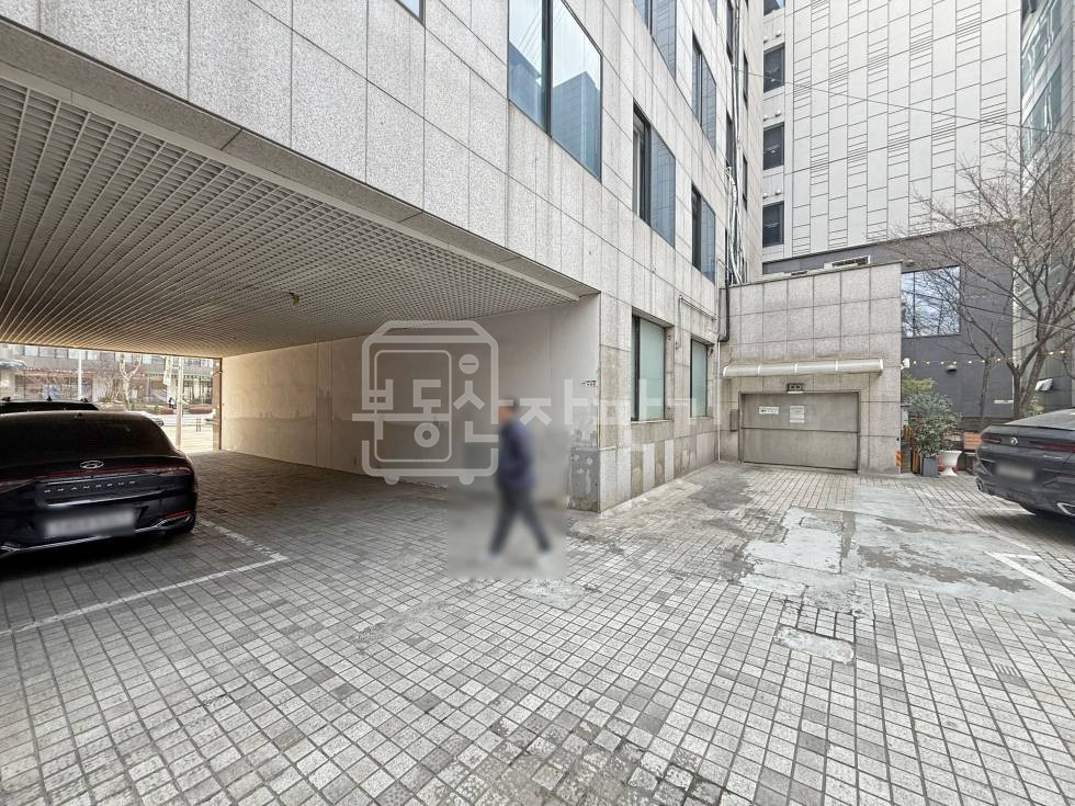 서울 강남구 논현동 206-17 무권리, 언주역 2분, 초역세권, 지하1층 임대 월세 매물번호 27595 사진 9
