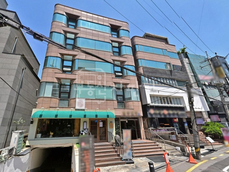 서울 강남구 논현동 무권리, 논현 먹자골목, 신논현역 3분, 초역세권, 3층 임대 월세 매물번호 30615 사진 1
