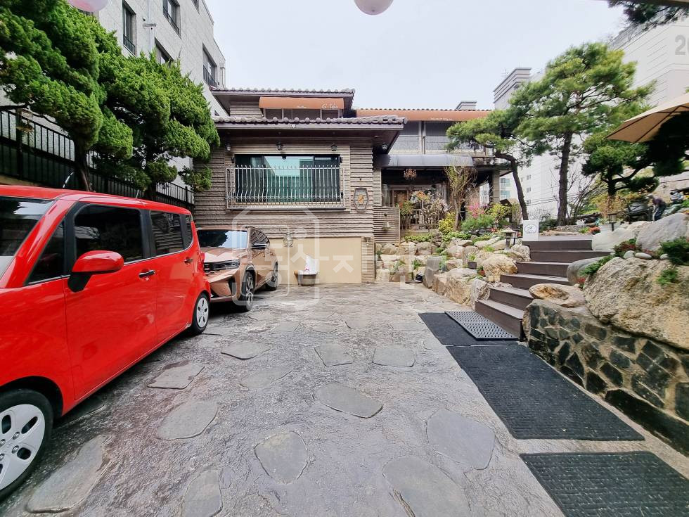서울 강남구 청담동 강남구청역 8분, 역세권, 지상 2층~지하 1층 통임대 월세 매물번호 30623 사진 1