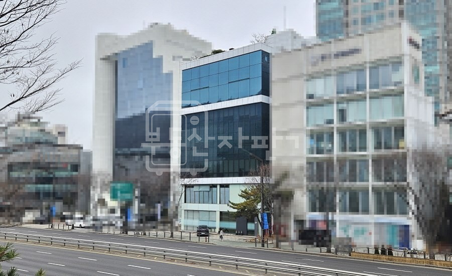 서울 서초구 서초동 무권리, 남부터미널역 도보 6분, 대로변, 1층~2층 연층임대 월세 매물번호 30808 사진 1