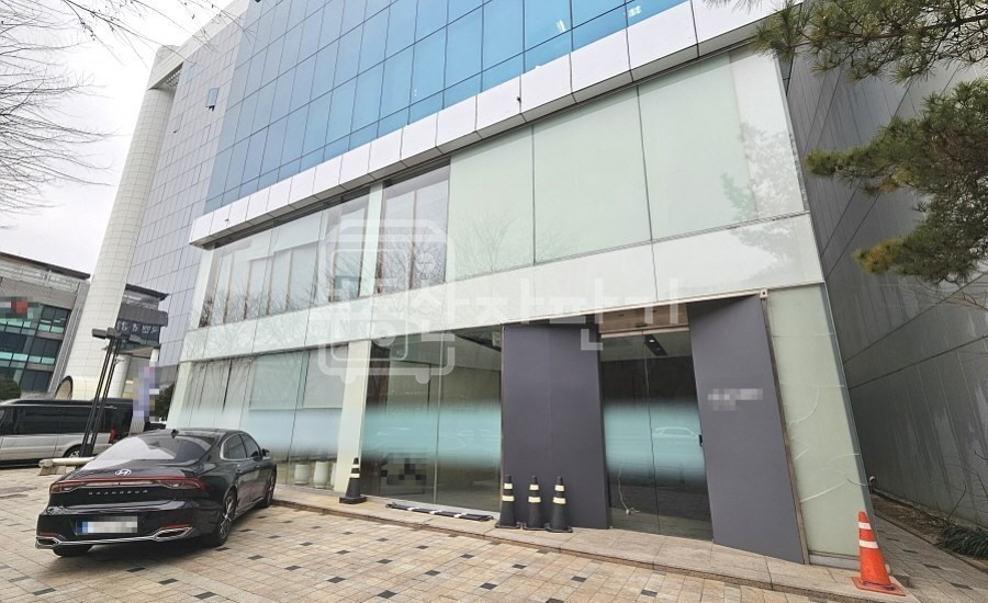 서울 서초구 서초동 무권리, 남부터미널역 도보 6분, 대로변, 1층~2층 연층임대 월세 매물번호 30808 사진 2
