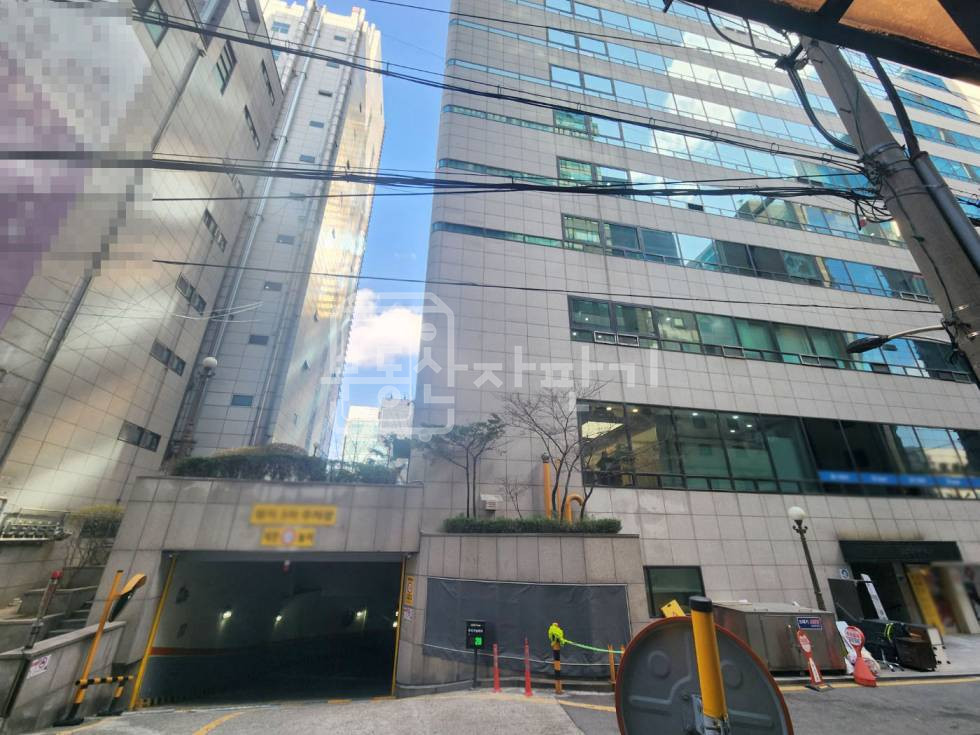 주차장입구