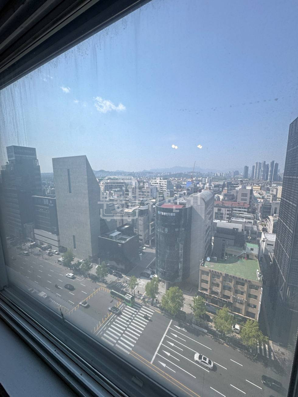 서울 강남구 청담동 경원오피스텔, 청담사거리 대로변, 한강뷰 전세 매물번호 31012 사진 3