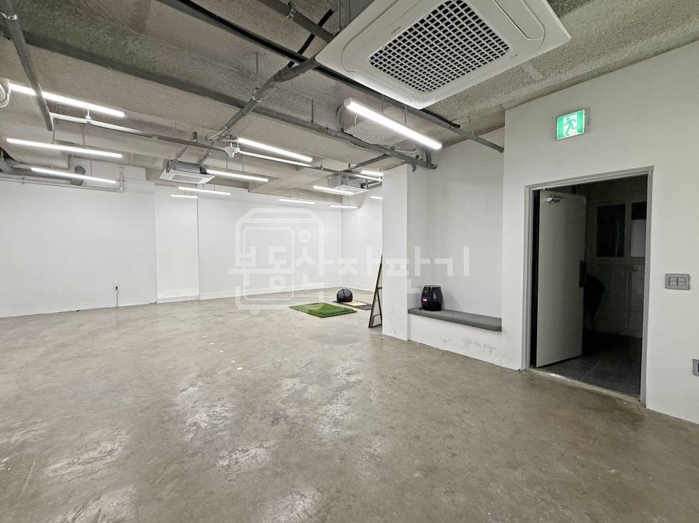 서울 강남구 삼성동 무권리, 높은층고, 단독출입구, 선정릉역 6분, 역세권, 지하1층 임대 월세 매물번호 30593 사진 2